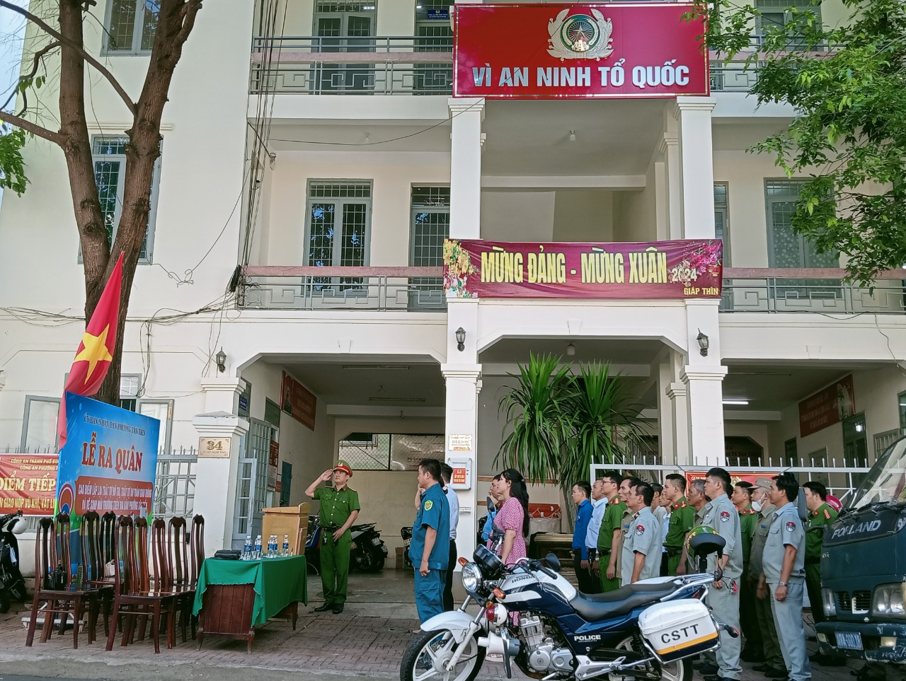 Lễ ra quân cao điểm lập lại trật tự đô thị, trật tự an toàn giao thông và vệ sinh môi trường trên địa bàn phường Tân Tiến
